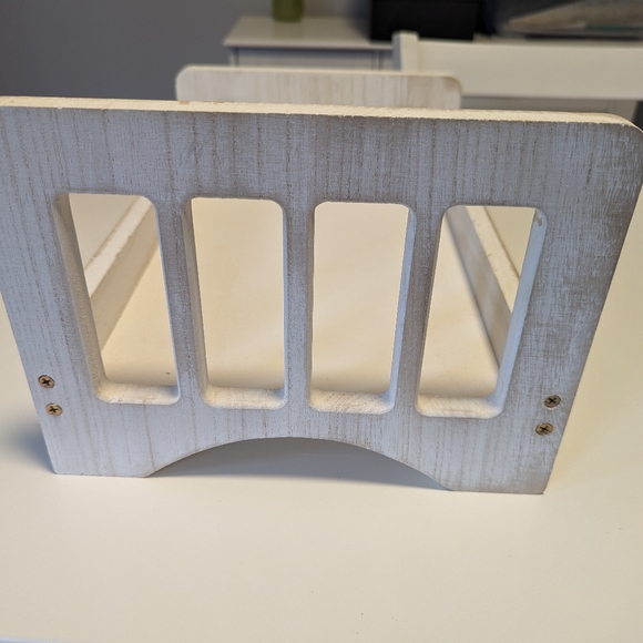 Distressed wooden bed - Picture 5 of 5